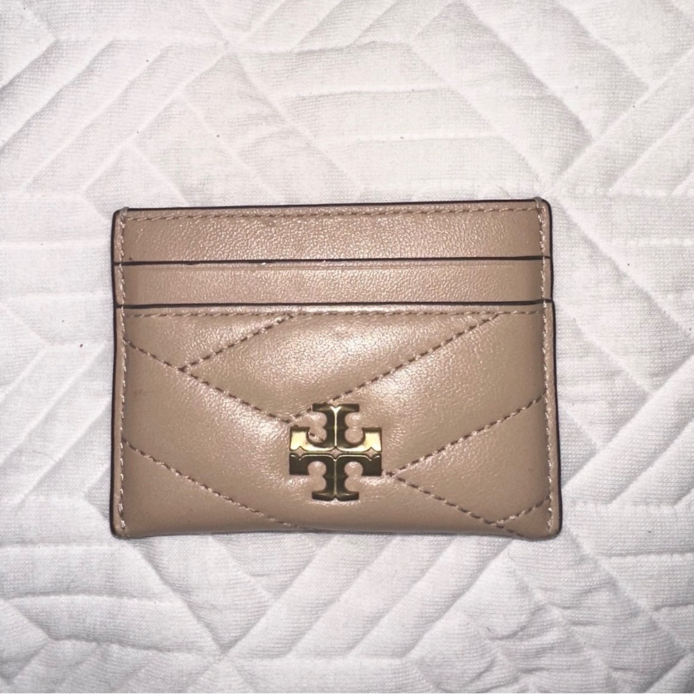 Tory Burch Kira Chevron Quilted Cardholder